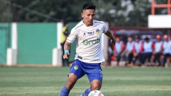 Gelandang PSIM Jogja, Ghulam Fatkur Rahman saat membela PSIM Jogja di Liga 2 2023/2024.