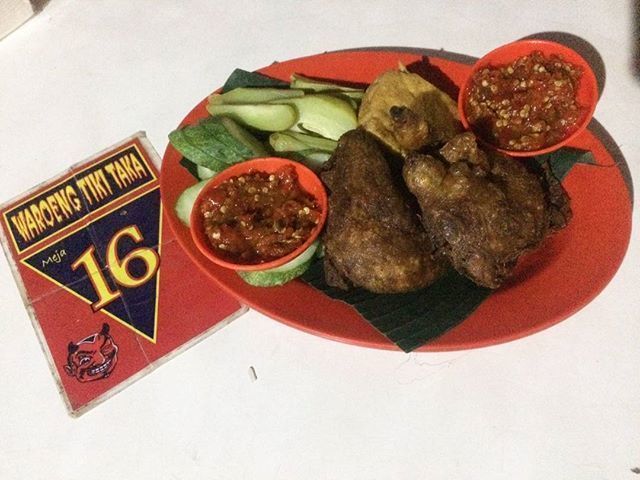 Huah! 5 Tempat Makan Ini Punya Racikan Sambal yang Pedasnya Bikin Jontor