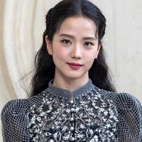 Penampilan Jisoo BLACKPINK jadi salah satu yang paling dinantikan di Dior Couture Autumn/Winter 2024-2025 show pada Senin (24/6/2024) waktu setempat. Foto: dok. Twitter @NEWSJISOO