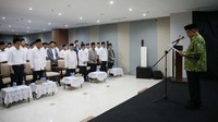 Para pengurus Dewan Masjid Indonesia mengucapkan sumpah jabatan. 