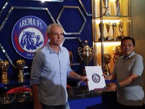 Joel Cornelli Siap Dipecat Tanpa Kompensasi Jika Gagal Tangani Arema FC