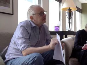 Penampilan Pendiri WikiLeaks Seusai 5 Tahun Mendekam di Penjara Inggris