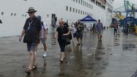 Kapal tersebut membawa sebanyak 2.000 wisatawan mancanegara dan mereka akan mengunjungi sejumlah objek wisata yang ada di kota Ambon sebelum melanjutkan perjalannya ke Sydney, Australia.