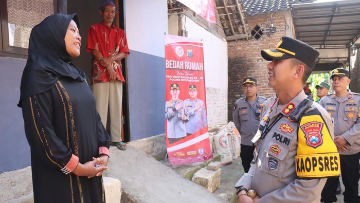 Kapolres Bojonegoro AKBP Mario Prahatinto dan Mudjiati