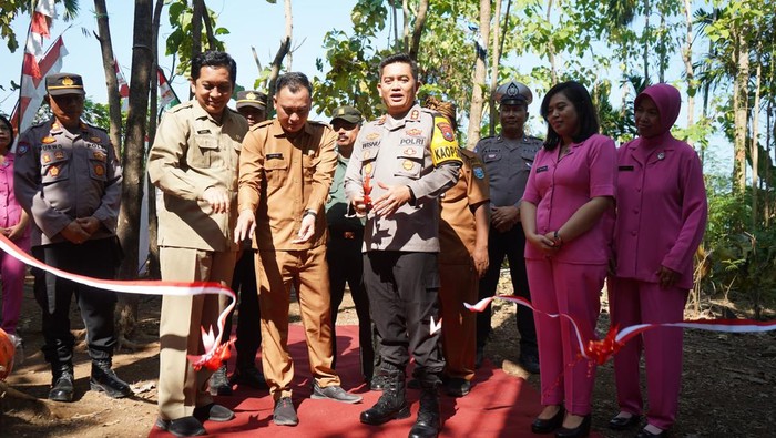 Kapolres Probolinggo AKBP Wisnu Wardana meresmikan SPAM