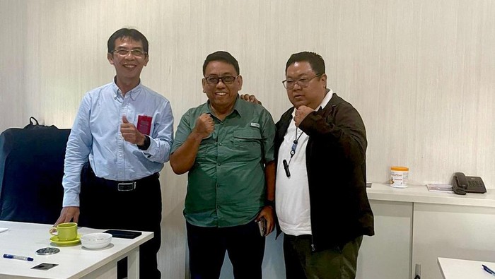 Komunitas Royal Riders Indonesia mengunjungi Fakultas Teknik Untag.