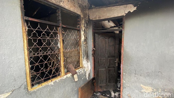 Kondisi rumah warga yang terbakar di Sorong, Papua Barat Daya.