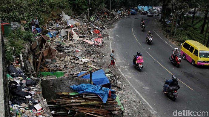 Kegelapan Menyelimuti Puncak Bogor Pasca Pembongkaran Lapak