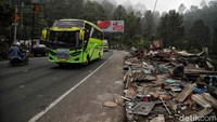 Lalu lintas sendiri terpantau lancar.