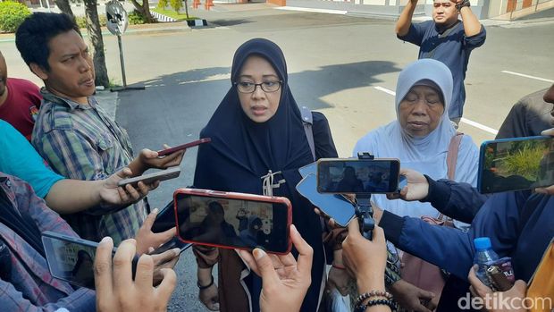 Korban pencurian pedagang emas ditemui di Mapolresta Pati, Selasa (25/6/2024).