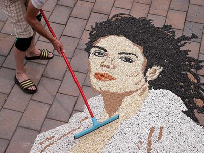 Mozaik Michael Jackson dari Biji-bijian ala Seniman Kosovo