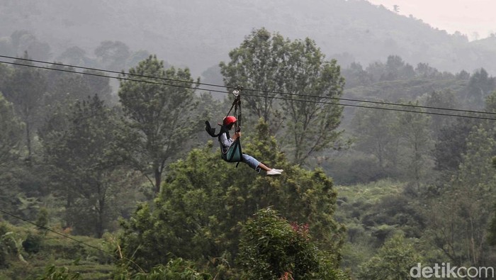 Libur sekolah telah tiba. Yuk rehat sejenak sambil menikmati beragam wahana di Agrowisata Gunung Mas, Puncak, Bogor.