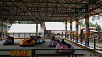 Untuk anak-anak juga dapat menjajal permainan bom bom car.