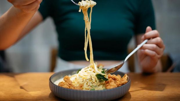 Cara masak pasta yang benar dan alasan tak boleh dibelah dua.
