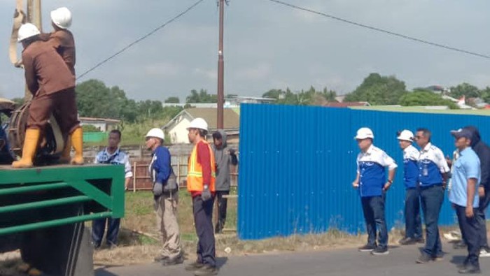 PDAM Makassar pasang pompa air imbas Bendungan Lekopancing mengering.