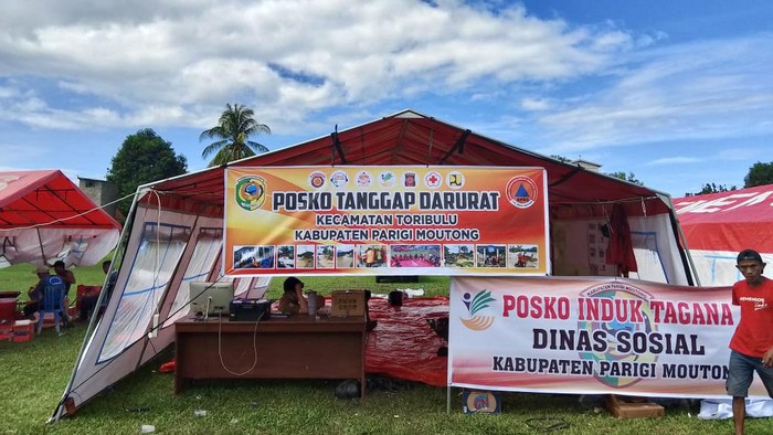Pemkab Parimo bangun posko bagi pengungsi korban banjir bandang.