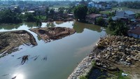 Proyek tersebut sebagai salah satu upaya pengendalian banjir rob dan luapan sungai dengan menampung air dari drainase masyarakat.