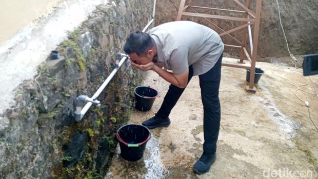 Peresmian sumur bor di Sumedang
