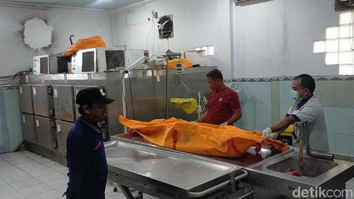 Saat korban dibawa ke Rumah Sakit Bhayangkara Palembang