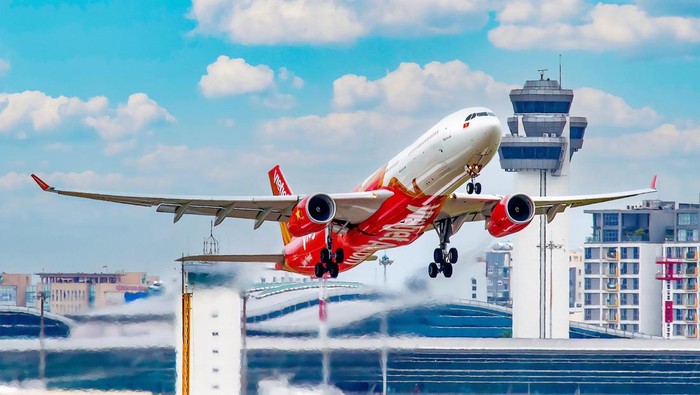 Puncak musim liburan sekolah di Indonesia, Vietjet, maskapai penerbangan swasta pertama di Vietnam kembali memperluas pilihan perjalanan bagi para penggemar wisata pantai dengan meningkatkan jaringan penerbangan ke destinasi pesisir terbaik Vietnam, yakni Nha Trang dan Phu Quoc, sekaligus memperluas jangkauan internasionalnya.