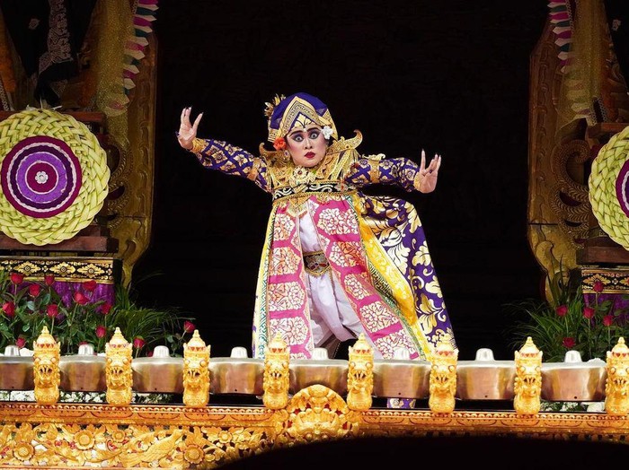 Sri Ayu Pradnya Larasari saat membawakan Tari Palawakya. (Foto: Istimewa/Dok. Pradnya Larasari)