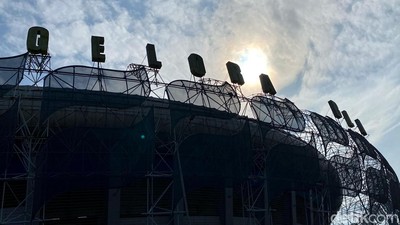 GBLA yang Mulai Membiru oleh Bobotoh