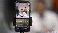 Akibat perbuatannya, para tersangka dijerat Pasal 2 ayat (1) atau Pasal 3 juncto Pasal 18 Undang-Undang tentang Pemberantasan Tindak Pidana Korupsi juncto Pasal 55 ayat (1) ke-1 KUHP.