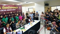 Polisi menyampaikan hasil asesmen terhadap musisi Virgoun di kasus penyalahgunaan narkoba. Virgoun bersama dua rekannya yakni wanita PA dan kru band insial BH direhabilitasi 3 bulan.  