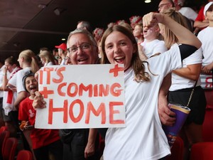 Soal Isi Lagu Its Coming Home yang Belum Juga Kejadian Buat Inggris