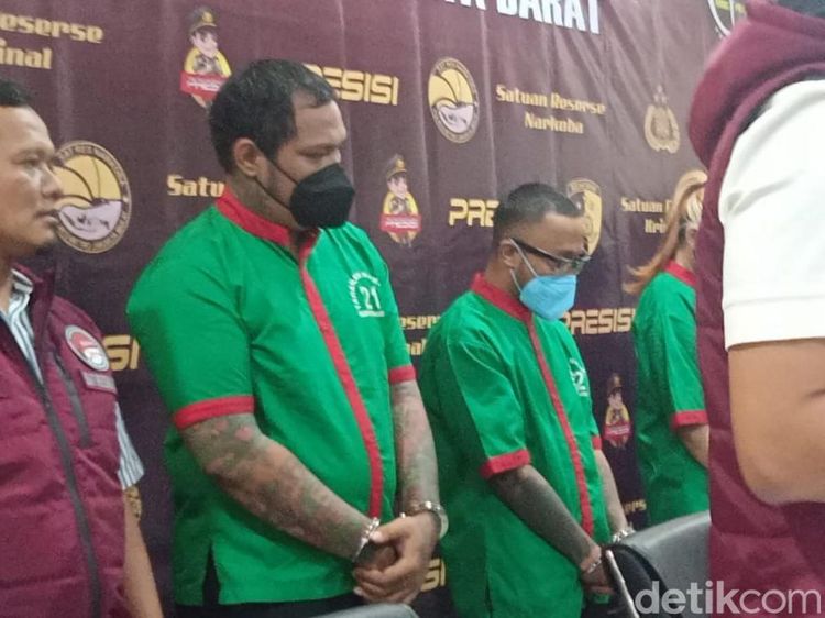 Penampakan Virgoun Diborgol dan Tertunduk Usai Jadi Tersangka