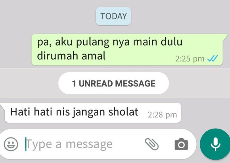 Kumpulan chat absurd ini dijamin bikin senyum-senyum sendiri. Pas banget buat kamu yang butuh asupan untuk meningkatkan mood.