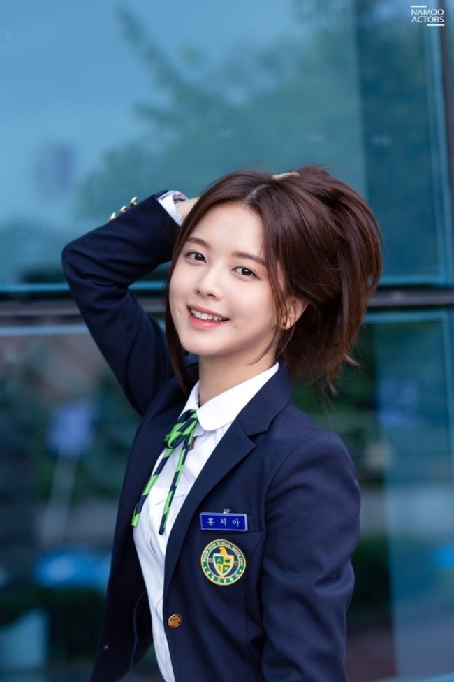 Popularitas Roh Jeong Eui pun melesat setelah membintangi drama Korea 18 Again (2018). Aktris kelahiran 31 Juli 2001 mencuri atensi sebagai ‘anak’ dari Lee Do Hyun. Foto: Instagram