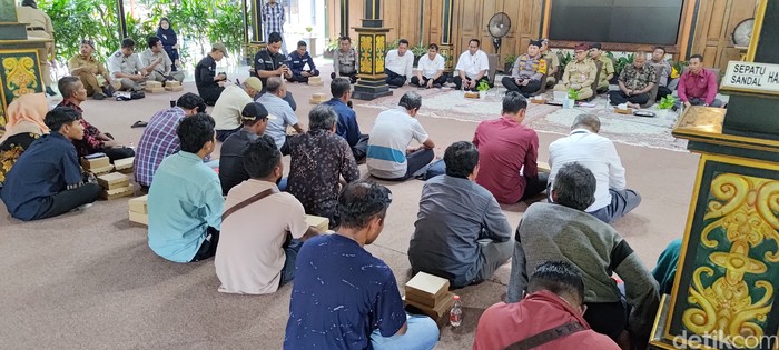 Audiensi Pemkab Banyuwangi dengan warga Pakel