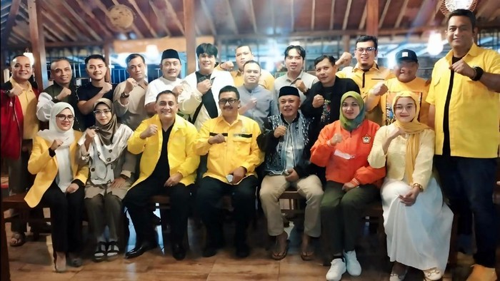 Bakal Calon Bupati Sukabumi, Asep Japar, menyambangi pengurus Partai Persatuan Pembangunan (PPP) dalam rangka memperkuat koalisi Pilkada Kabupaten Sukabumi.