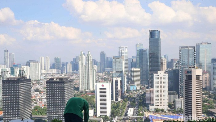 Bank Dunia merevisi proyeksi pertumbuhan ekonomi Indonesia 2024. Pertumbuhan ekonomi RI diproyeksi 5,1 persen dibandingkan proyeksi sebelumnya sebesar 4,9 persen.