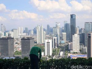 S&P Soroti Utang dan Rupiah, Tapi Beri Outlook RI Stabil