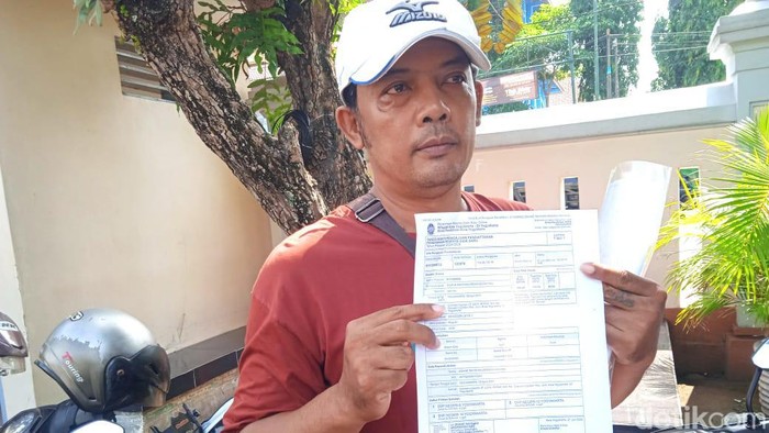 Bekti Pranoto Wulan (47) saat ditemui di kediamannya, RW 04, Cokrodiningaratan, Jetis, Kota Jogja, Rabu (26/6/2024).