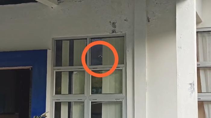 Heboh di media sosial dugaan peluru nyasar di kantor Badan Perencanaan Pembangunan Daerah (Bappeda) Kabupaten Bone Bolango, Gorontalo.