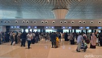 Rencananya pihak AP1 akan menambah 2 island lagi untuk konter check in terminal baru. Dengan begitu, total yang beroperasi nantinya berjumlah 96 konter check-in. (Foto: Yaslinda Utari Kasim/detikSulsel)