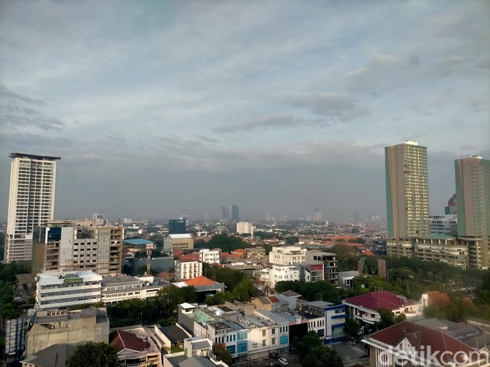 cuaca di surabaya
