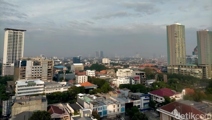 cuaca di surabaya