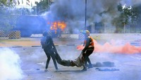Setidaknya 13 orang dilaporkan tewas dalam demo antikenaikan pajak terbaru di Kenya. Ratusan pengunjuk rasa bahkan menyerbu kompleks parlemen di ibu kota Nairobi. 