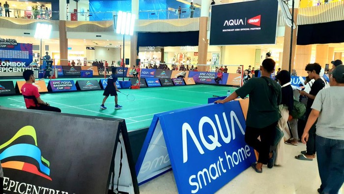 Kejuaraan bulutangkis antarpemula berlangsung di lombok. Ada 270 peserta yang ikut ambil bagian.