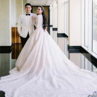 Mengenakan gaun karya Monica, Beby Tsabina merasa seperti seorang putri dalam semalam. “Terima kasih @monicaivena telah mewujudkan Gaun Pengantin Impianku. Saya merasa seperti seorang putri,” pujinya di Instagram. Foto: Instagram/@bebytsabina @venemapictures