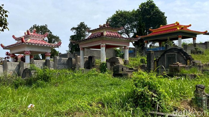 Ilustrasi makam Tionghoa di Bandung