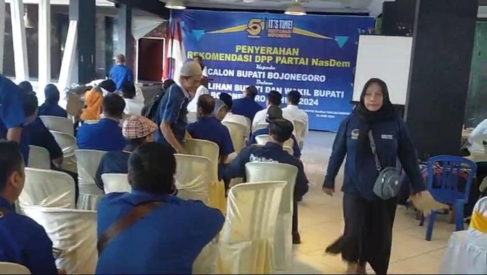 Kader NasDem walkout saat penyerahan rekom ke Anna Muawanah