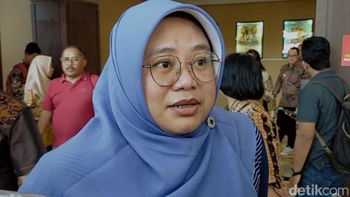 Kadiskominfo Jatim Sherlita Ratna Dewi Agustin