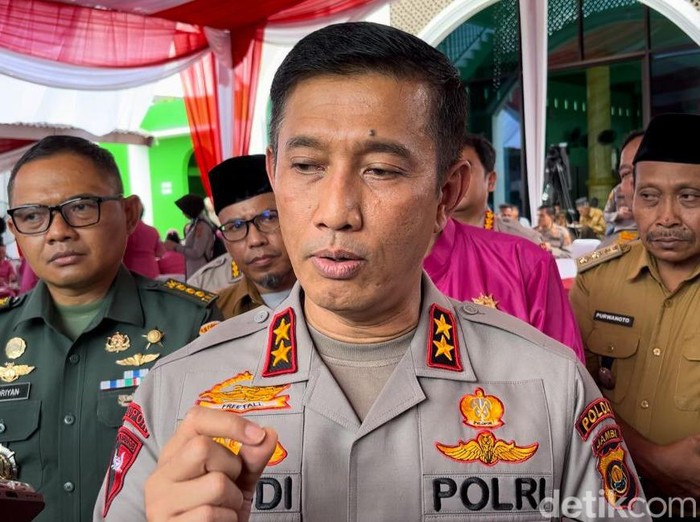 Kapolda Jambi Irjen Rusdi Hartono menyampaikan larangan keras kepada personelnya soal judi online. Ia siap memberi sanksi kepada anggota jika terlibat judi online.