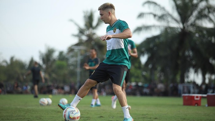 Kapten PSS Sleman, Kim Kurniawan saat sesi latihan, Rabu (26/5/2024).