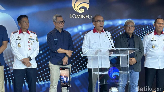 Kepala BSSN Hinsa Siburian